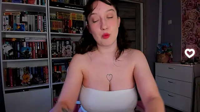 Snapshot of minionka chatting on November 13, 10:08 am minionka online show from November 13, 10:08 am