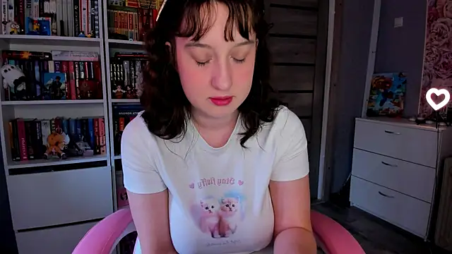 Snapshot of minionka chatting on November 11, 4:29 am minionka online show from November 11, 4:29 am