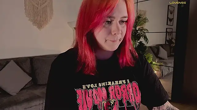 lunaalli online show from April 5, 9:54 pm