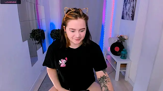 lunaalli online show from November 15, 4:11 pm