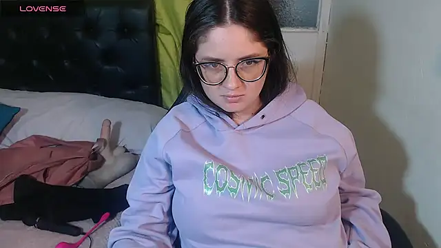 KrystalAdams online show from April 14, 9:20 pm