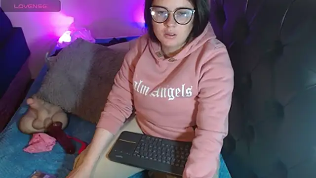 KrystalAdams online show from October 7, 1:12 pm