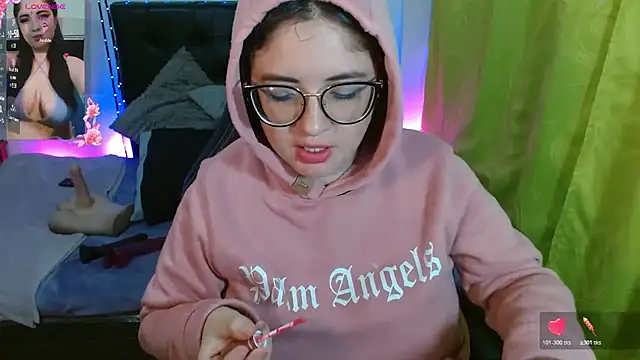 KrystalAdams online show from November 5, 1:03 pm