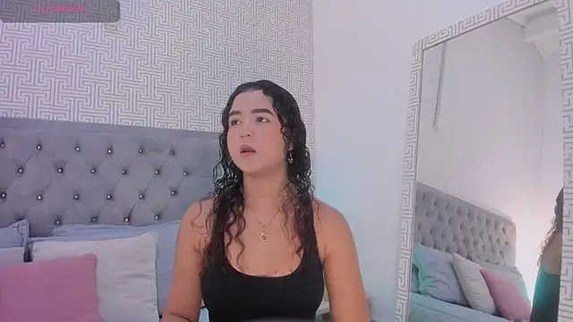Snapshot of Evaa_Lunna_ chatting on June 4, 8:24 pm Evaa Lunna online show from June 4, 8:24 pm
