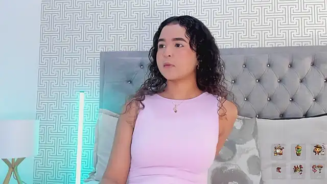 Evaa Lunna  online show from April 28, 8:13 pm