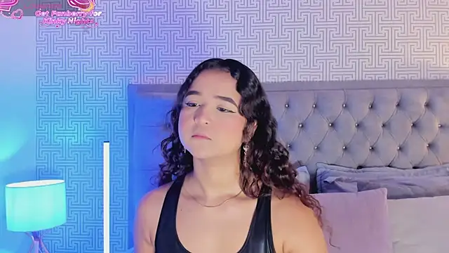 Evaa Lunna  online show from December 20, 8:22 pm