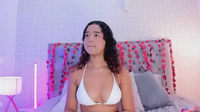 Evaa Lunna  online show from February 15, 8:41 pm