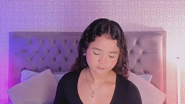 Snapshot of Evaa_Lunna_ chatting on July 6, 8:11 pm Evaa Lunna online show from July 6, 8:11 pm