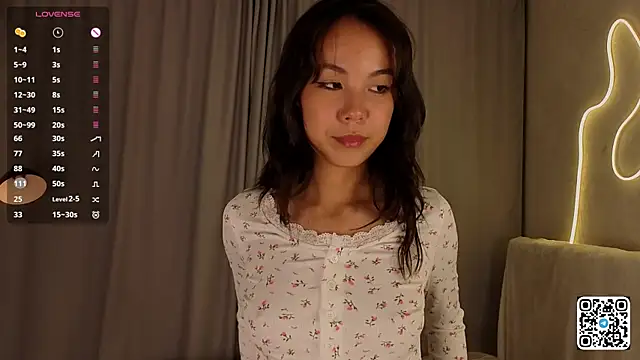 Snapshot of AlodiaAxley chatting on September 23, 6:15 pm AlodiaAxley online show from September 23, 6:15 pm