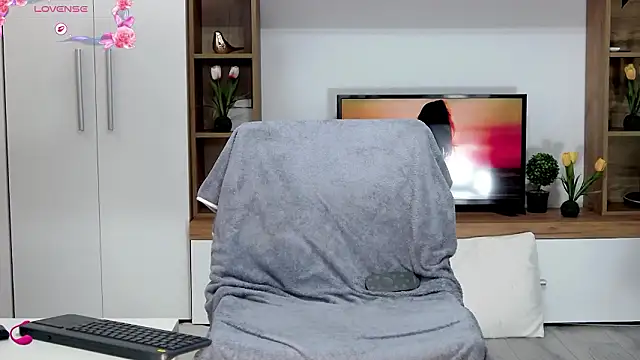 Anna glamlovely online show from March 24, 1:00 pm