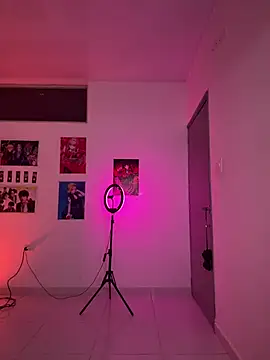 Snapshot of 18_salo chatting on February 6, 4:19 am 18 salo online show from February 6, 4:19 am