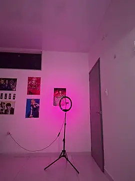 Snapshot of 18_salo chatting on February 20, 6:19 am 18 salo online show from February 20, 6:19 am