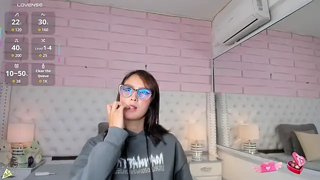 Snapshot of abby-joule chatting on November 10, 3:06 pm abby-joule online show from November 10, 3:06 pm