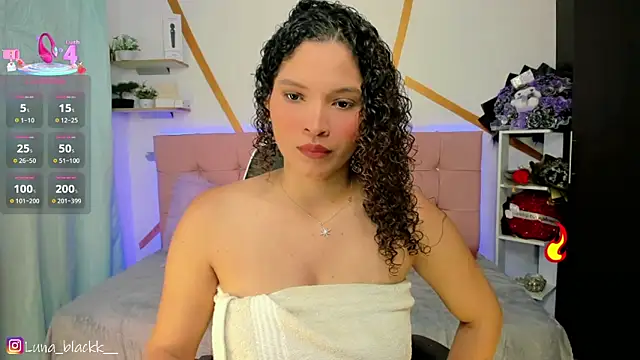 Luna blackk online show from February 7, 9:01 pm