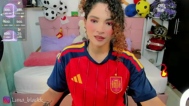 Snapshot of Luna_blackk chatting on July 6, 8:11 pm Luna blackk online show from July 6, 8:11 pm