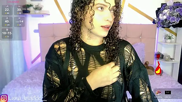 Snapshot of Luna_blackk chatting on November 25, 9:04 pm Luna blackk online show from November 25, 9:04 pm