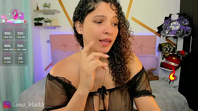 Luna blackk online show from April 10, 9:11 pm