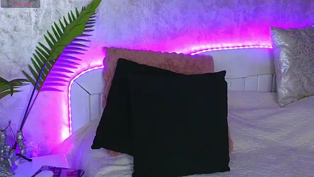 Aelorya online show from November 27, 5:35 pm