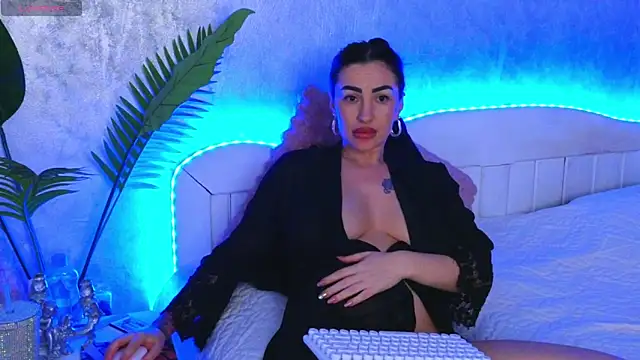 Aelorya online show from November 19, 6:52 pm