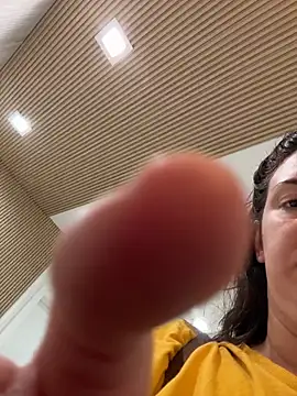 sweetsirenn online show from February 7, 3:20 pm