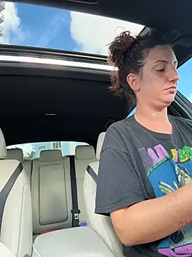 sweetsirenn online show from December 18, 1:37 pm