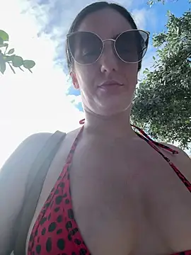 sweetsirenn online show from November 3, 2:31 pm