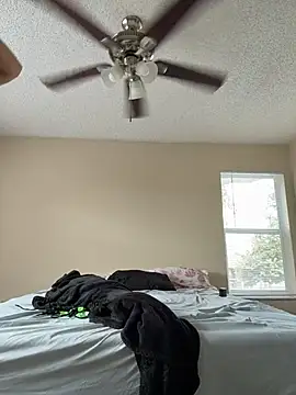 sweetsirenn online show from March 12, 3:49 pm