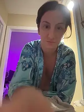 sweetsirenn online show from May 16, 2:43 am