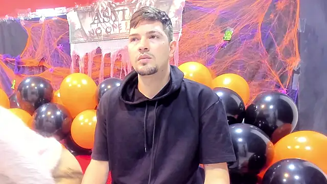 Snapshot of Isa_Anderson09 chatting on October 19, 12:19 pm Isa Anderson09 online show from October 19, 12:19 pm