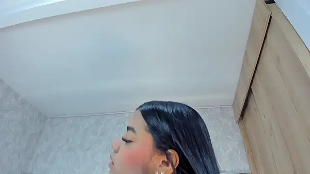 VICTORIAGRAYS online show from March 18, 11:13 am