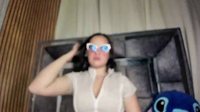 Cherry  Hot online show from November 15, 11:20 pm