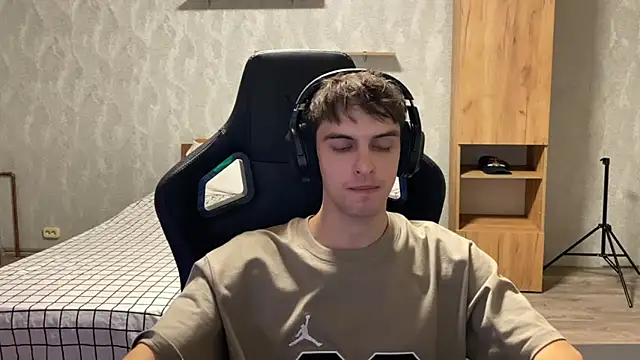 elliot scott online show from September 20, 1:27 pm