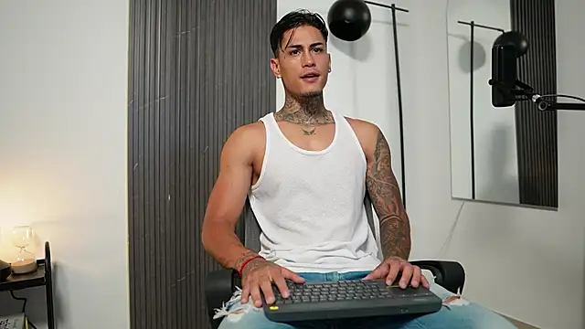 AxelVilla  online show from October 3, 8:21 pm