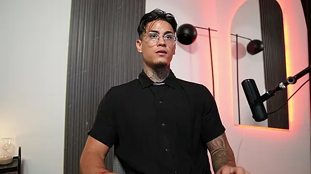 AxelVilla  online show from September 23, 8:38 pm