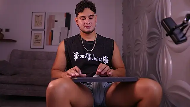 DaviesBrown online show from June 26, 9:42 pm