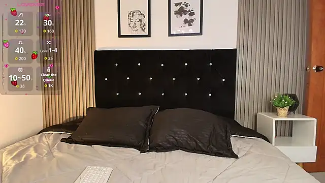 ashlycarteer online show from November 9, 7:07 pm