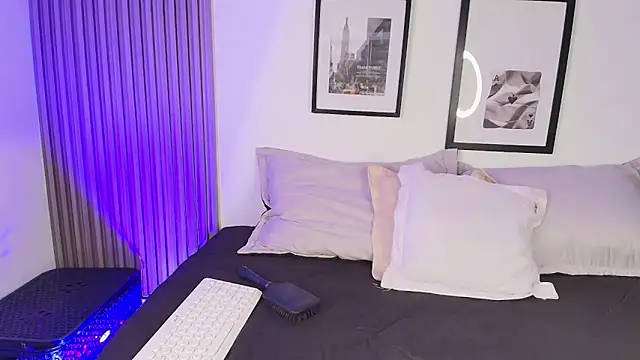 ashlycarteer online show from April 12, 2:04 am