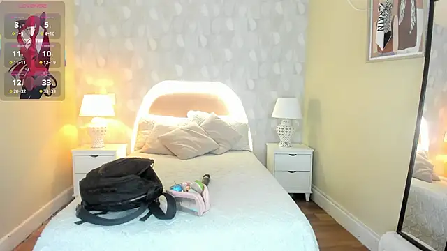 isabella milf  online show from December 20, 7:06 pm