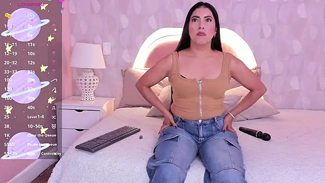 isabella milf  online show from July 15, 7:10 pm