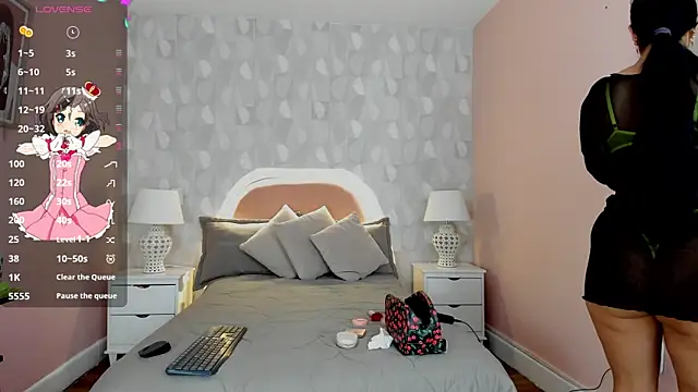 isabella milf  online show from May 24, 12:05 pm