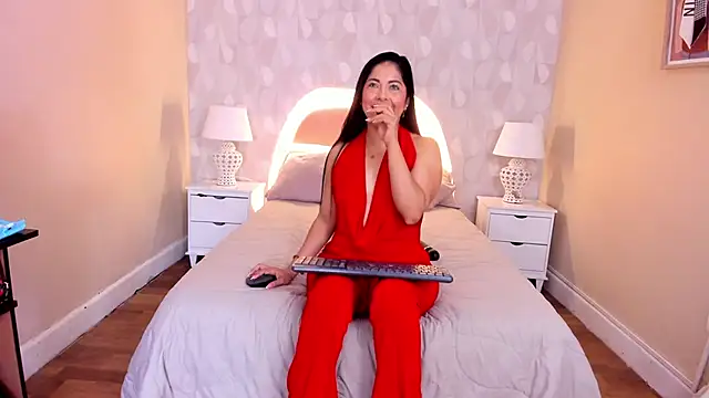 isabella milf  online show from March 14, 7:20 pm