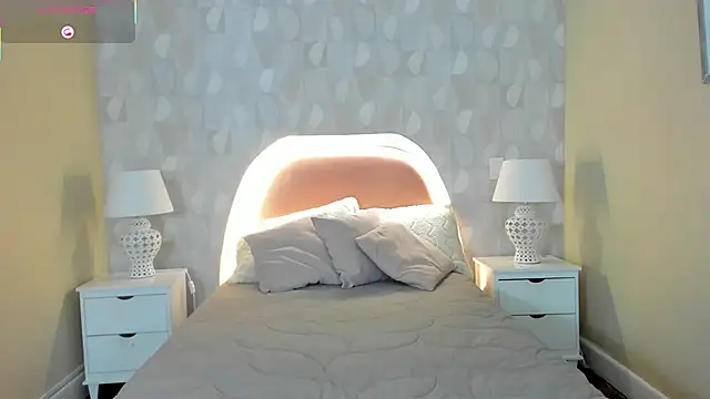 Snapshot of isabella_milf_ chatting on October 29, 7:13 pm isabella milf online show from October 29, 7:13 pm