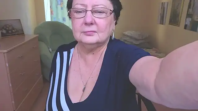 Margo Moll online show from December 15, 8:42 am