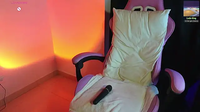 Snapshot of Anyone__666 chatting on February 12, 11:04 pm Anyone 666 online show from February 12, 11:04 pm