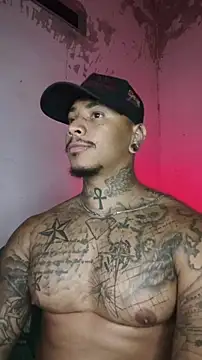 Snapshot of David_tatto1 chatting on February 10, 4:55 am David tatto1 online show from February 10, 4:55 am