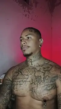 Snapshot of David_tatto1 chatting on February 6, 4:08 am David tatto1 online show from February 6, 4:08 am