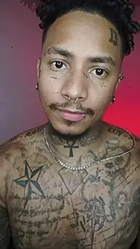 Snapshot of David_tatto1 chatting on February 8, 5:27 am David tatto1 online show from February 8, 5:27 am