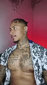 Snapshot of David_tatto1 chatting on February 3, 6:40 am David tatto1 online show from February 3, 6:40 am