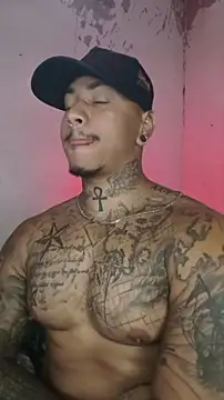 Snapshot of David_tatto1 chatting on February 22, 7:15 pm David tatto1 online show from February 22, 7:15 pm