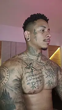 Snapshot of David_tatto1 chatting on December 20, 7:33 am David tatto1 online show from December 20, 7:33 am